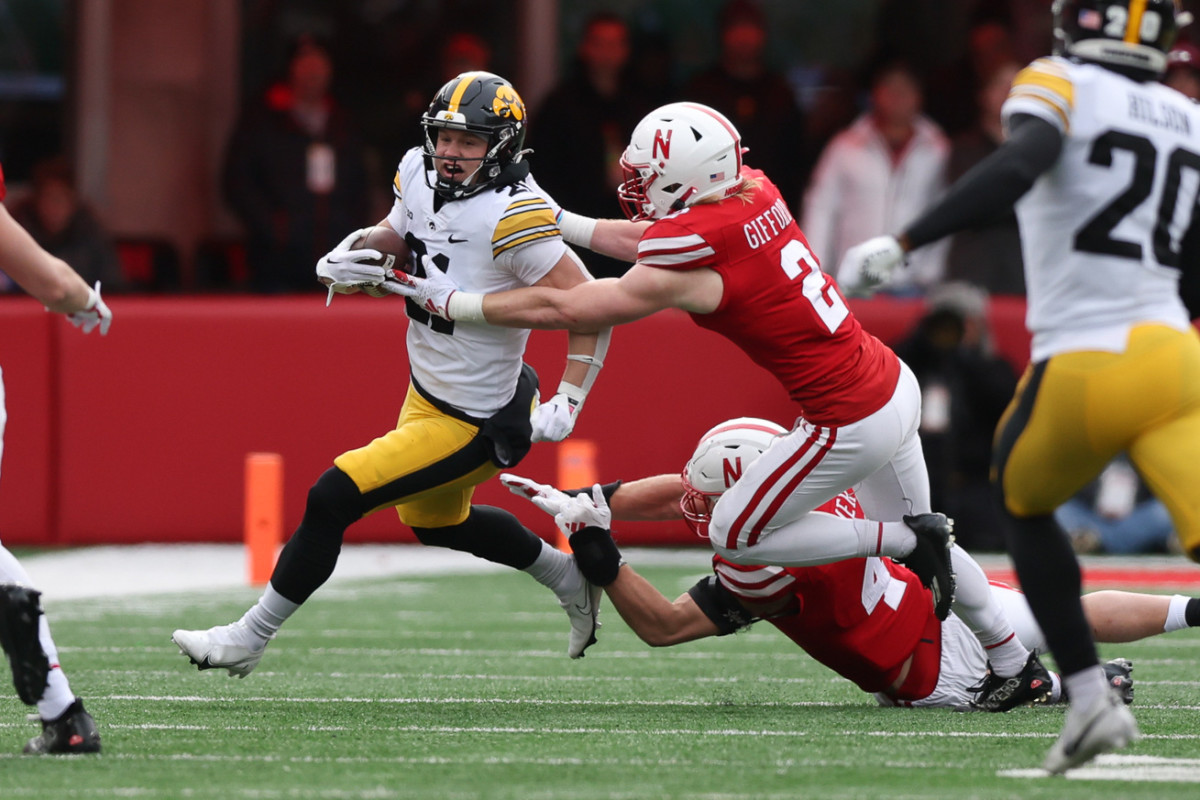 NU vs. Iowa 2023 - Isaac Gifford tackles Kaden Wetjen